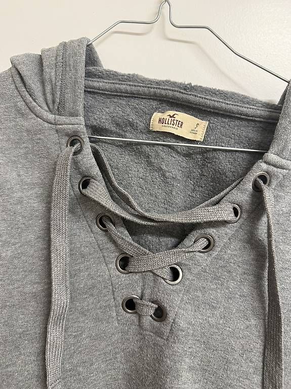 Pullover & Sweatshirts: Hollister Pullover – Gebraucht aus Bern von amanda-staub 1