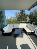 Rattan Lounge mit Tisch schwarz und hell gebraucht