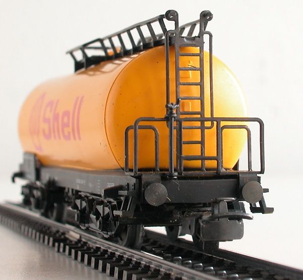 Märklin Modellini di ferrovie: Märklin Kesselwagen der DB Shell Spur H0 – Usato da Oberwil BL venduto da Klang 2