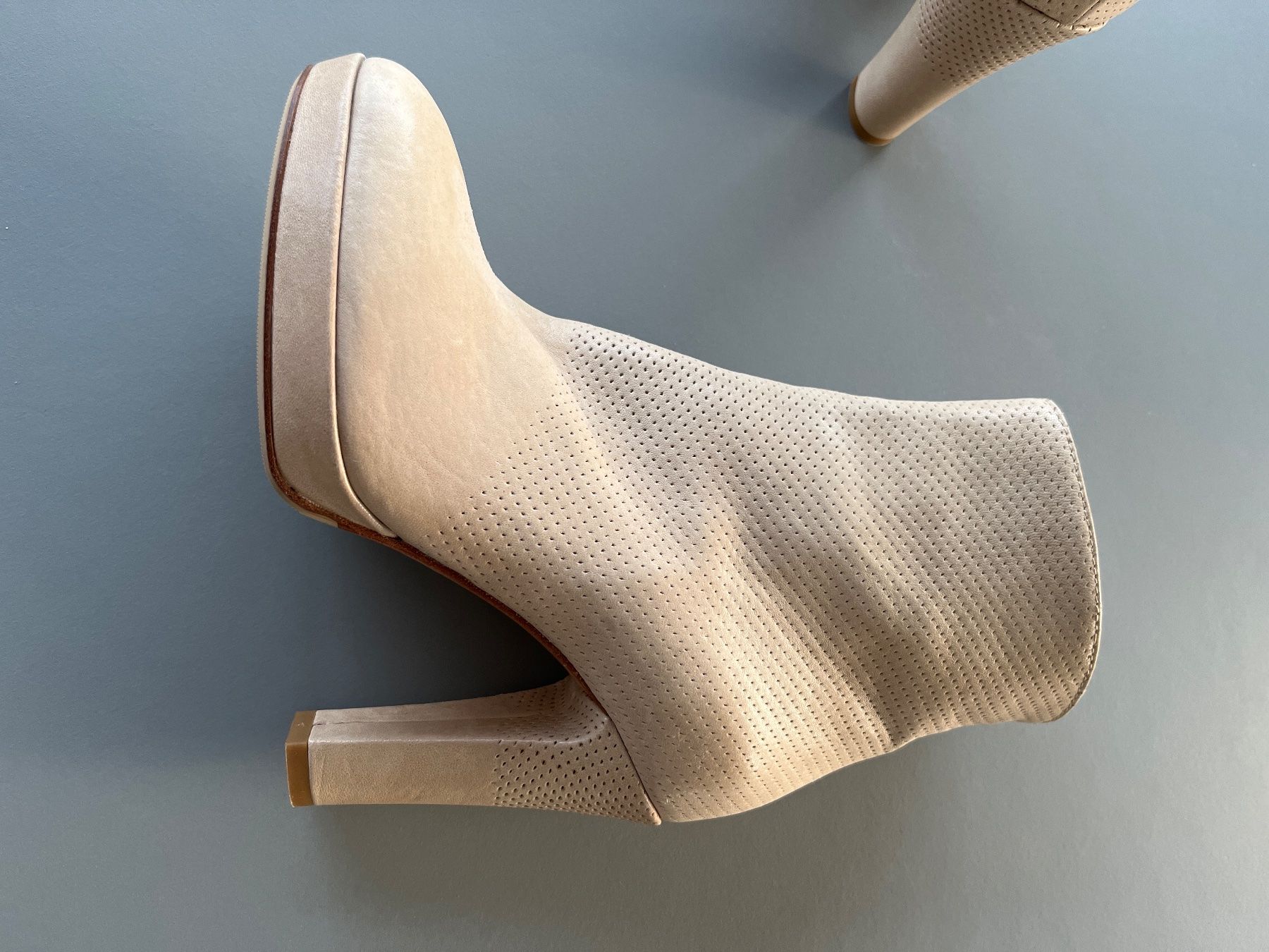 Scarpe da donna: Pommes d’Or 34 Stiefelette beige – Nuovo (secondo la descrizione) da Rossrüti venduto da Piccola7 4