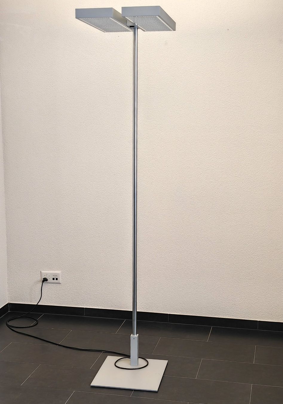 Regent Lampen: Büro Stehlampe von Regent – Gebraucht aus Pfäffikon SZ von smartswiss17