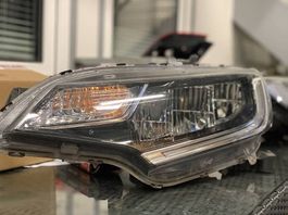 A vendre 2 phares avant en LED  Honda jazz 2017-2020 anglais