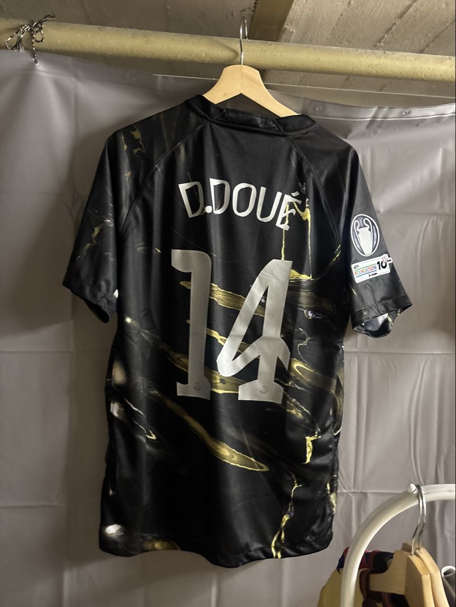 Maillots de corps & Pantalons: Psg Trikot – D'occasion à Basel par eli_n5yh 1