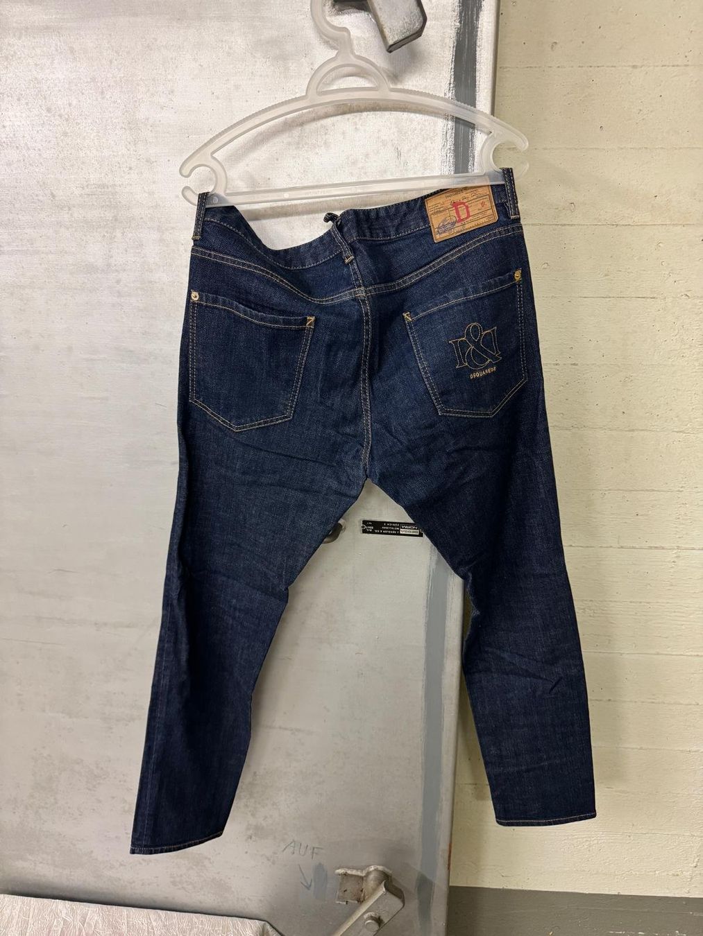 Jeans: Jeans DSQUARED2 dunkelblau Grösse 48 neuwertig – Nuovo (secondo la descrizione) da Schlieren venduto da Stadtammannamt_8952 1