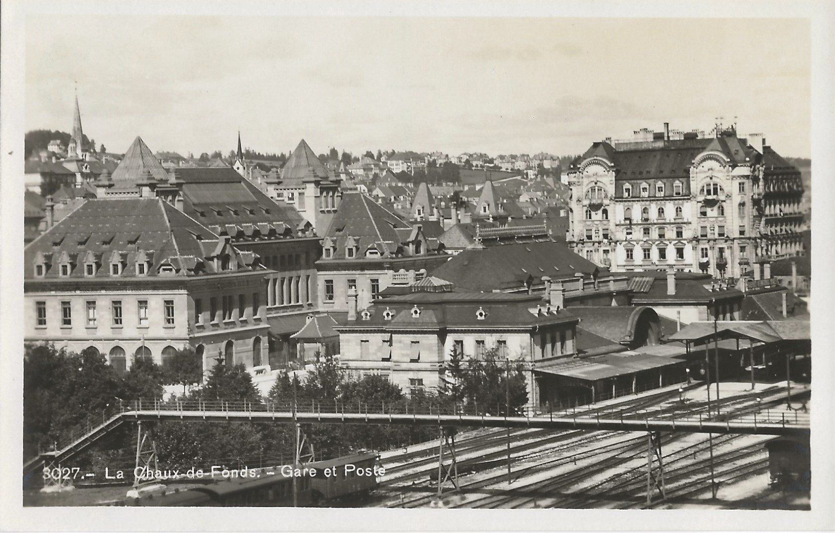 Cartoline postali: La Chaux-de-Fonds, Gare et Poste – Usato da Frauenfeld venduto da Merk52