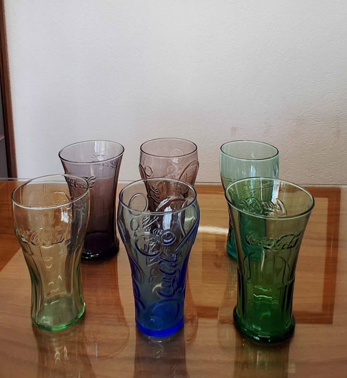Coca-Cola Gläser: Coca-Cola Gläser Set 6 stk, Verschiedene Farben – Gebraucht aus Sonceboz-Sombeval von ant_cd5j 1