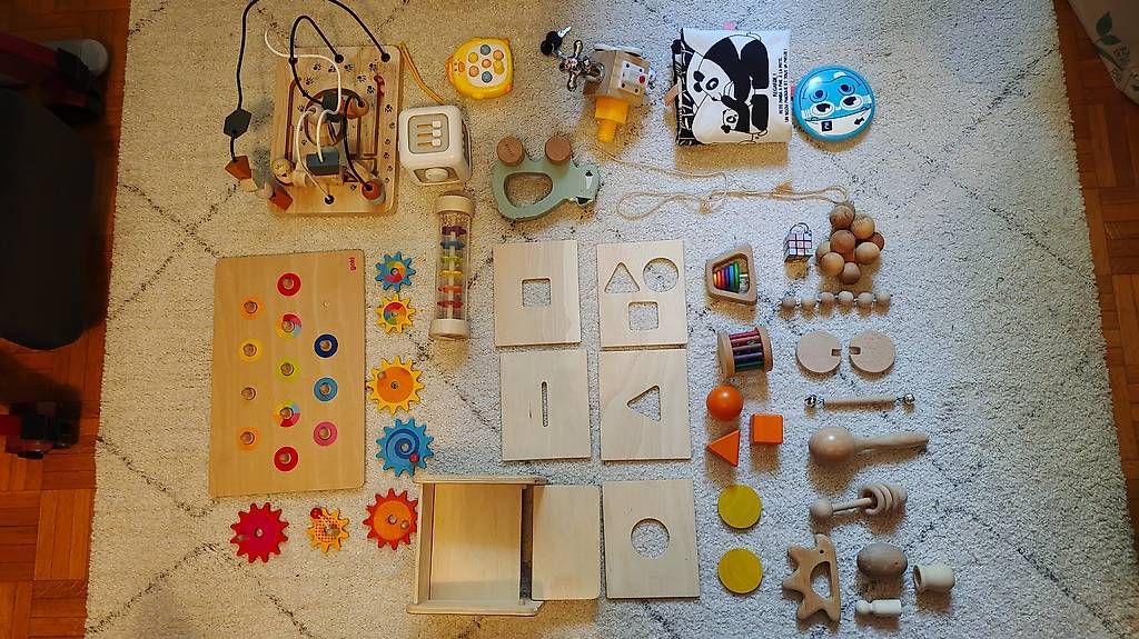 Giocattoli: Plusieurs jouets Montessori bébé – Usato da Lutry venduto da PNGS1981