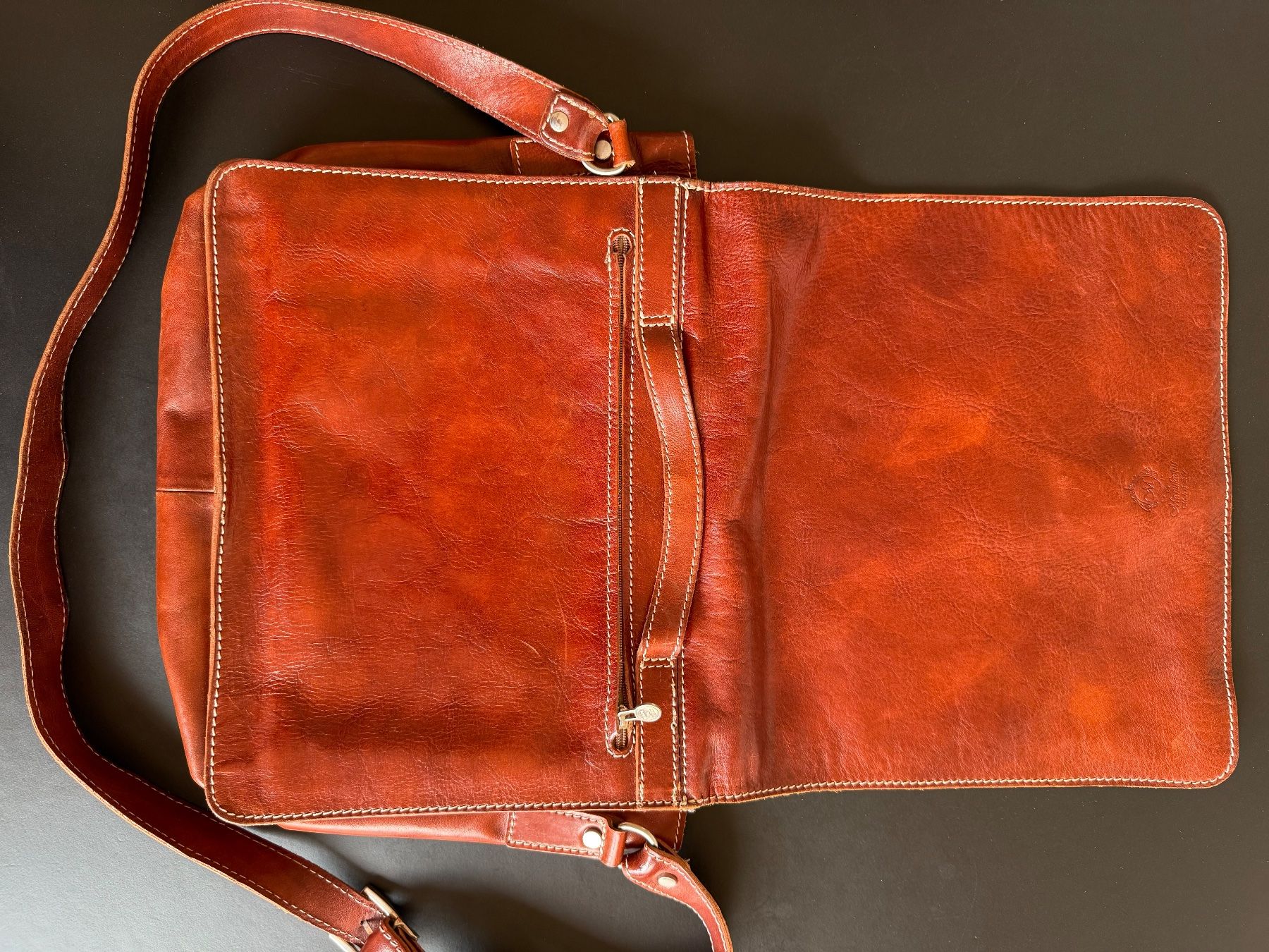 Taschen: Umhängetasche aus Italien mit Echtleder – Gebraucht aus Zürich von thomashahn 4