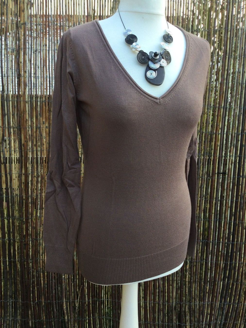 Maglioni & Felpe: Pull praliné col V marque CLARA VITTI, taille M – Nuovo e nell'imballaggio originale da Agiez venduto da chouchanelle 3
