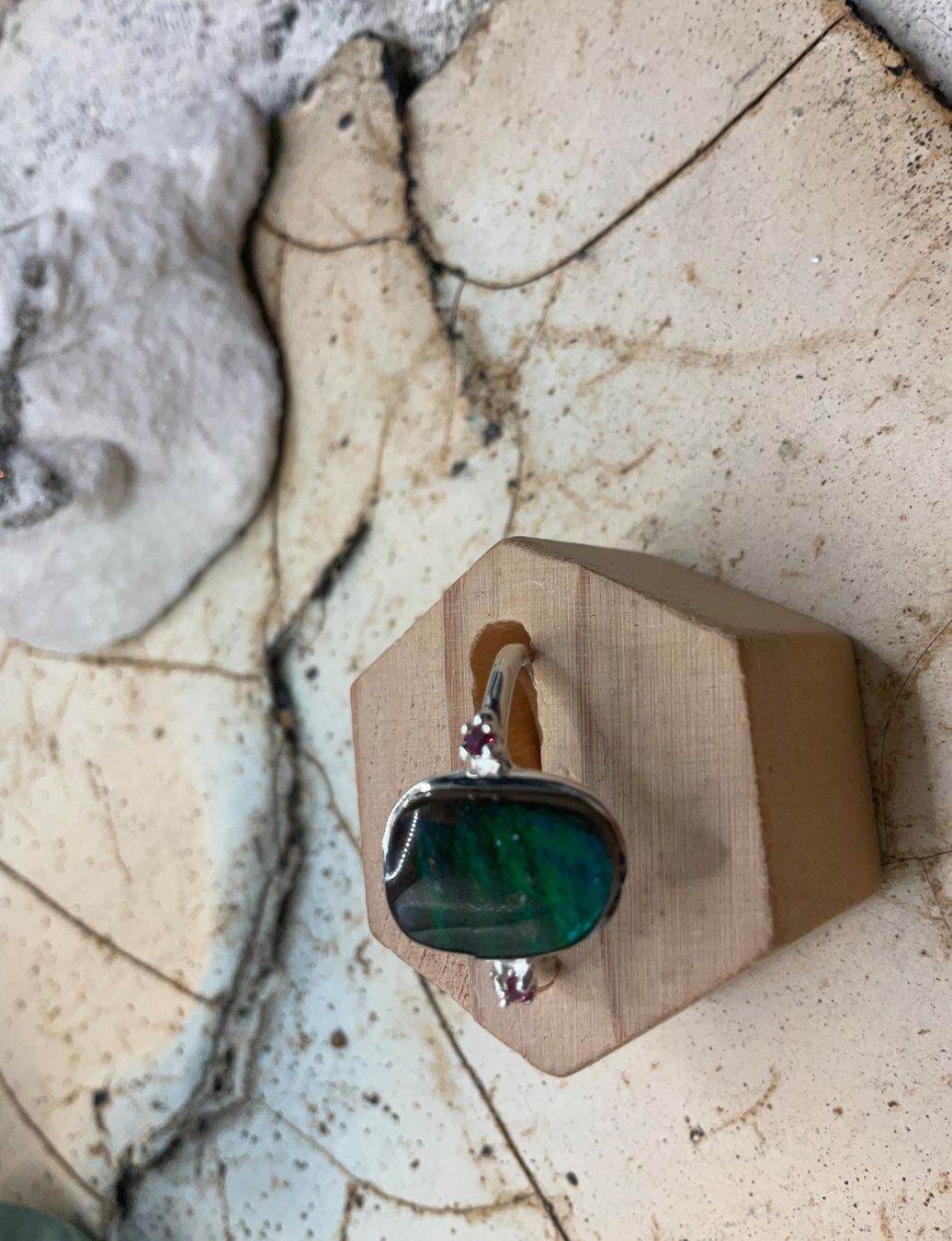 Anelli: Silberring mit einem grossen Ammolith, , Gr. 56 – Nuovo (secondo la descrizione) da luzern venduto da Alpendorf1 3