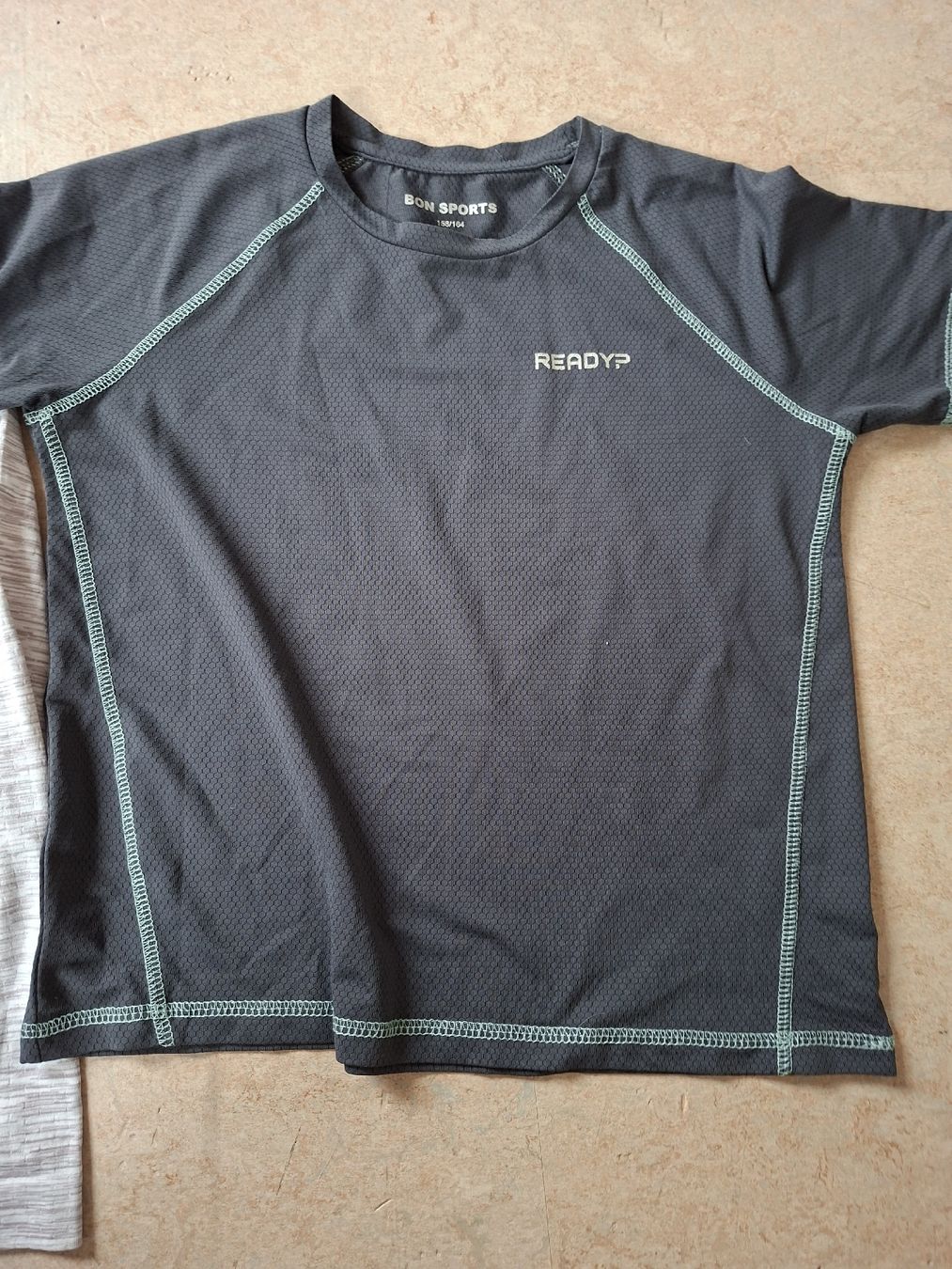 Lotti & Set di vestiti: Sportshirts, 2er Set, Grösse 158/164 – Usato da Klingnau venduto da vollmond36 2