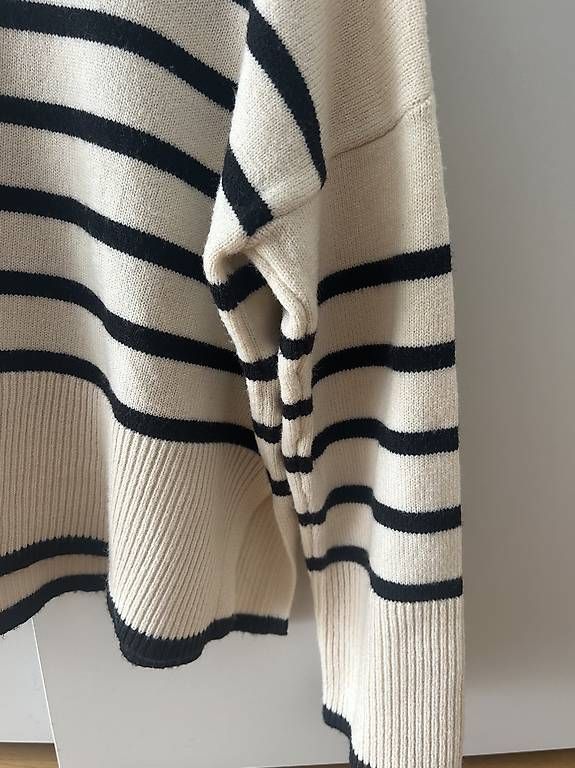 Bershka Pulls & Sweat-shirts: Bershka Pullover – D'occasion à Münsingen par eny04 2