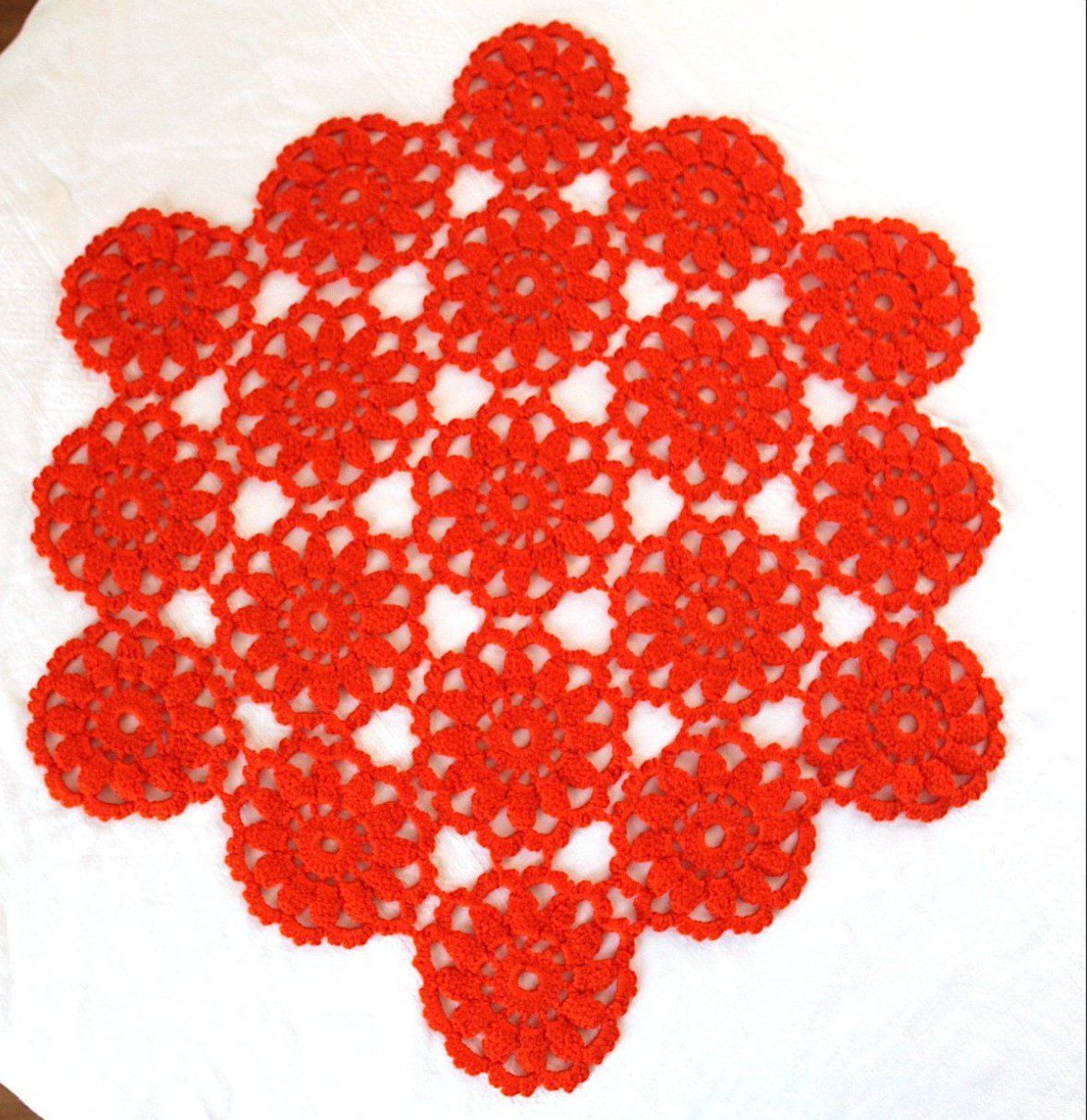 Altra biancheria da tavola: Handmade , Tischdecke Gehäkelt, Orange Farbe , 44 cm – Usato da Locarno venduto da fripui 1