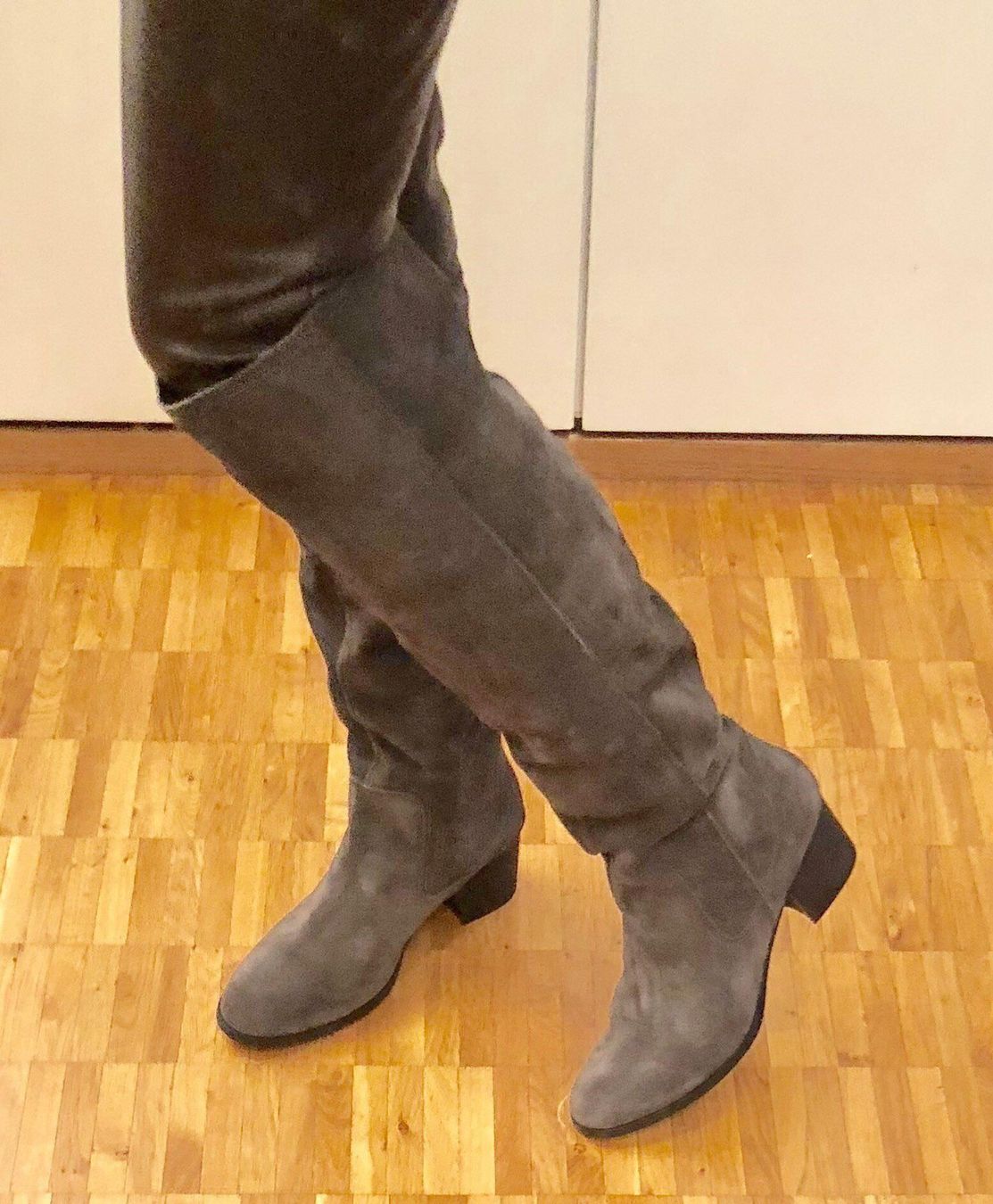 Scarpe da donna: Wildleder Sexy Overknee Stiefel – Nuovo (secondo la descrizione) da Adliswil venduto da Jessik0 5