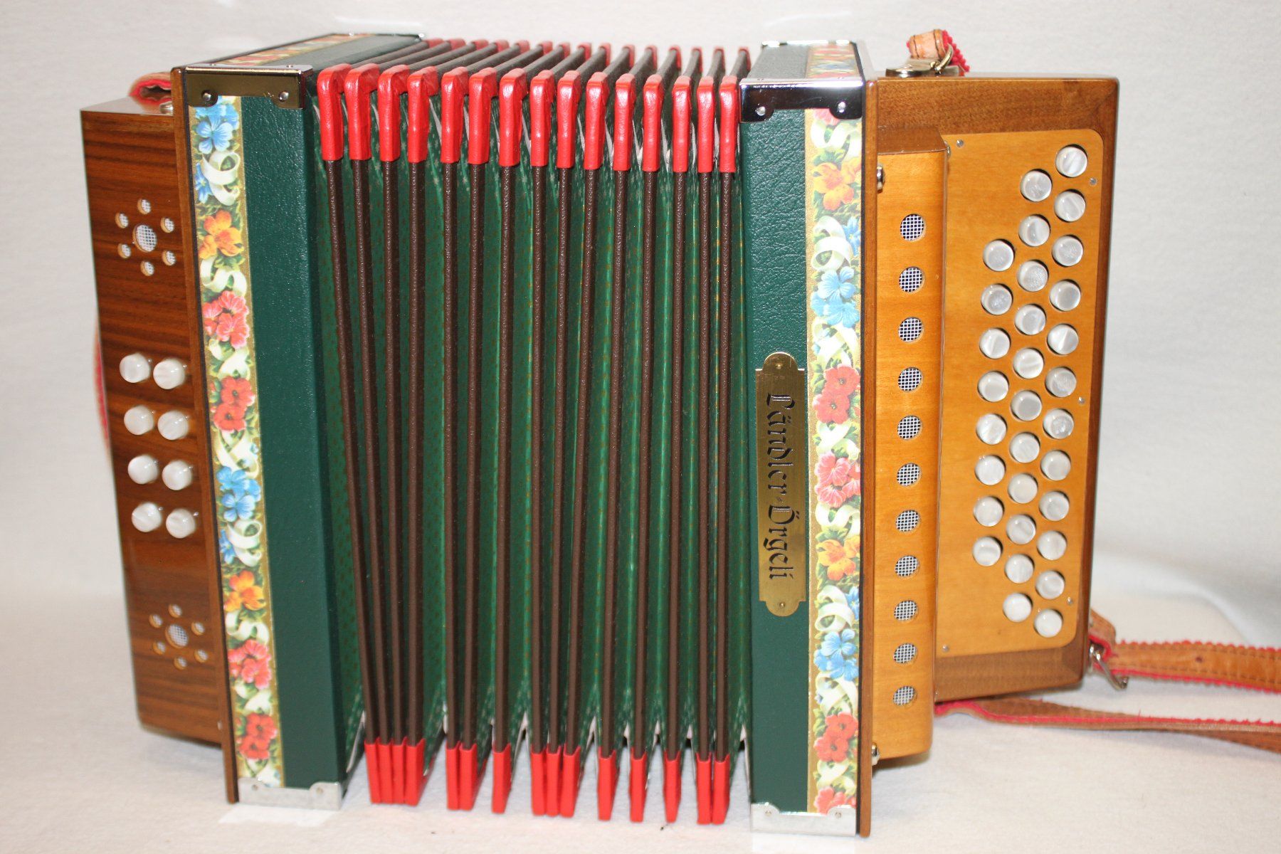 Strumenti musicali: Schönes Ländler Örgeli – Usato da Thun venduto da Eika43 2