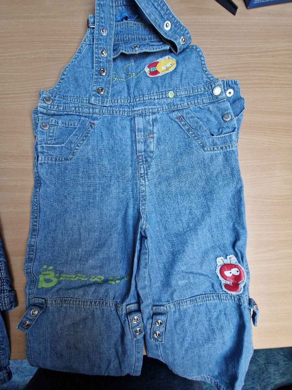 H&M Lotti & Set di vestiti: Hosen Set 4 stück Gr 80/86 – Usato da Hornussen venduto da Rysrys 1