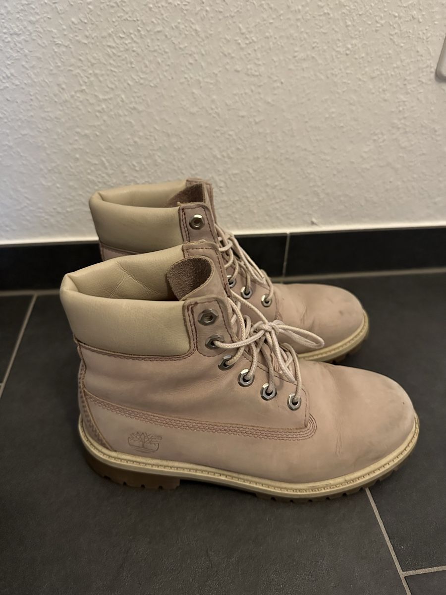 Timberland Chaussures hommes: Timberland Boots in rosa  – D'occasion à Basel par jane_2h95 1