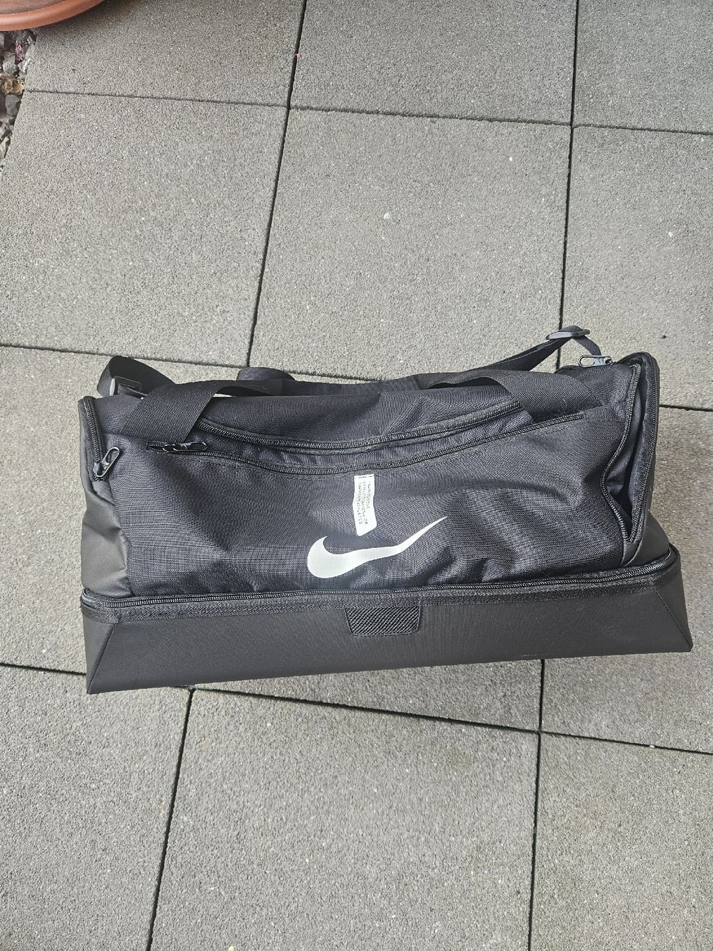 Nike Taschen: Nike Tasche Mit Schuhfach  – Neu (gemäss Beschreibung) aus Emmenbrücke von TopGato