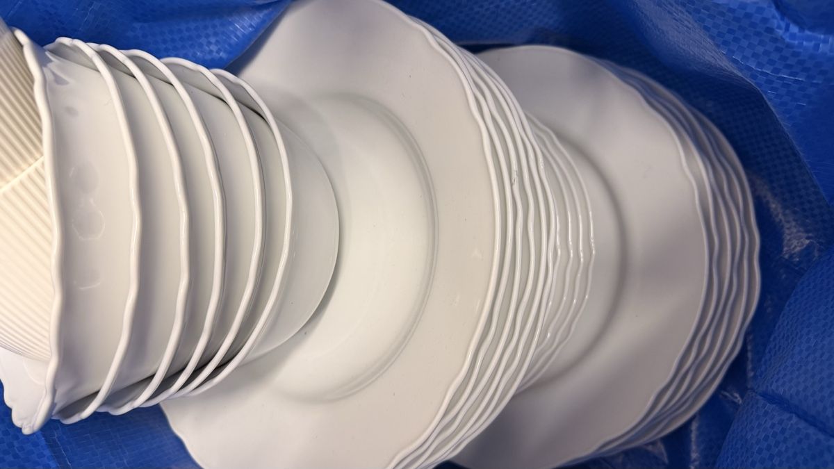 Ikea Services de table: IKEA UPPLAGA Geschirrset – D'occasion à Altdorf UR par sar_vc9y