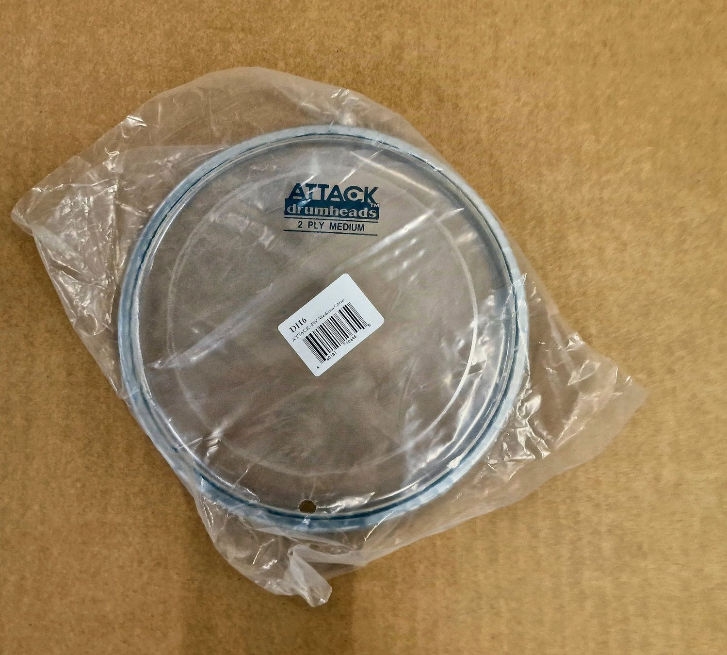 Instruments de musique: Attack Drumheads 06' Tom Tom Batter Head, clear - 5pcs!!!!! – Neuf avec emballage d'origine à Zofingen par Rodeln