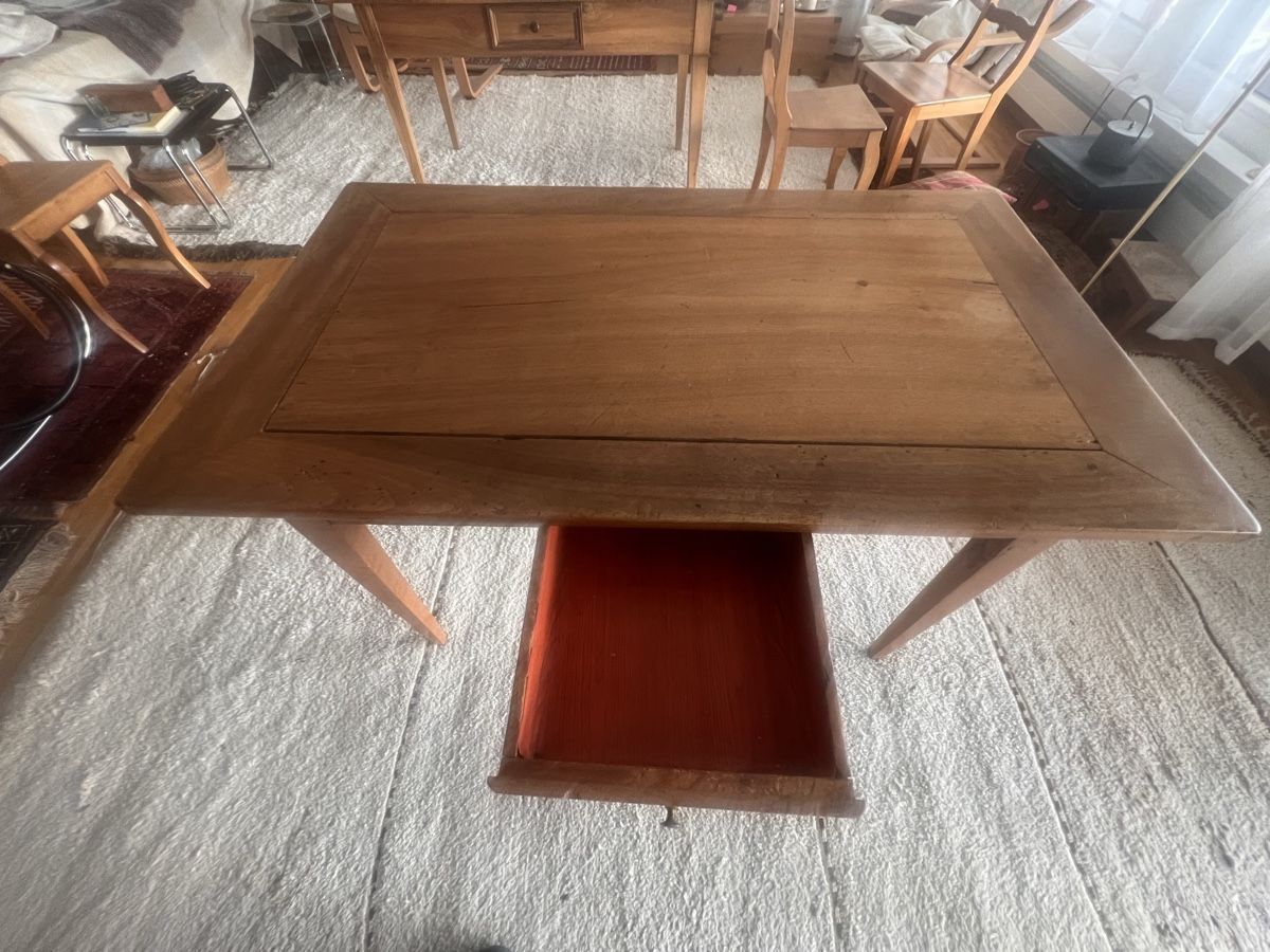 Tische: Antiker Holztisch – Gebraucht aus Uetikon am See von bar_hx82 1