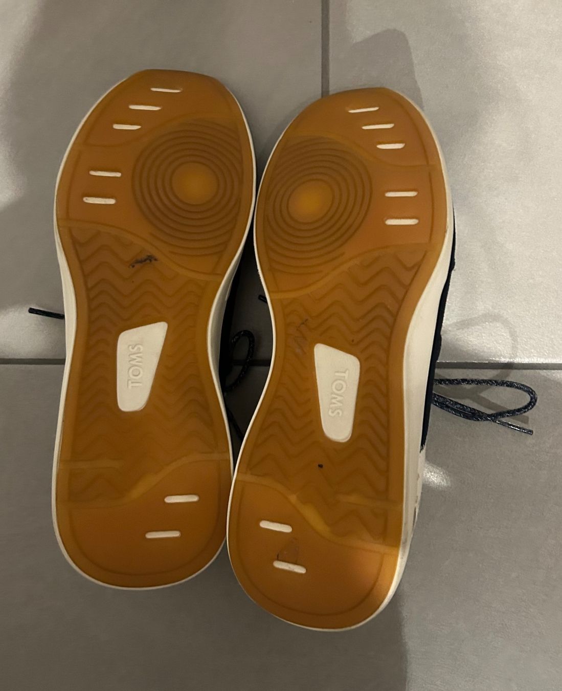Scarpe da donna: Toms Sneaker – Usato da Obernau venduto da bev_x7rn 7