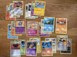 Kleine Sammlung alter italienischer Pokemon Karten