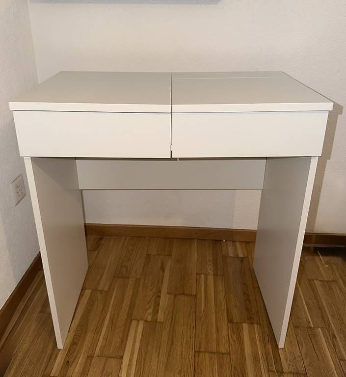Tavoli da trucco: Coiffeuse BRIMNES – Usato da Roche VD venduto da Vide_dress_La