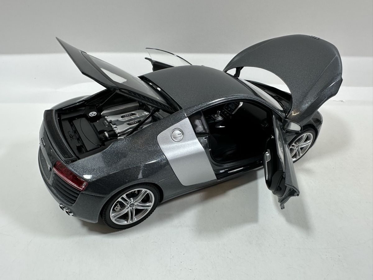Kyosho Modellini d'auto: Audi R8 1:18, anthrazit-silber, KYOSHO – Usato da Zofingen venduto da rf9_x2xt 5