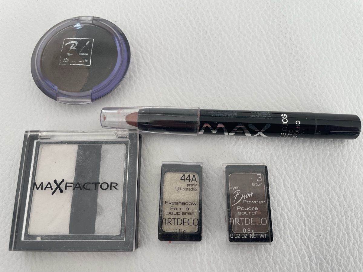 Make-up: Kosmetikpaket 11 Teile – Usato da Rüti ZH venduto da kar_xx9l 1
