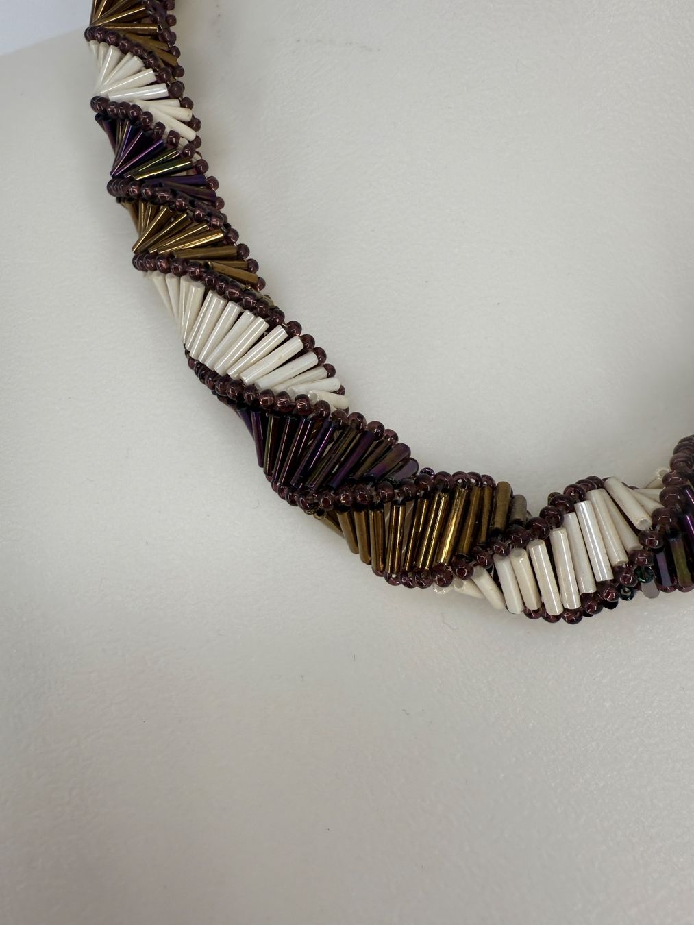 Colliers: Glasperlen Halskette, Handmade, neuwertig, Spiraldesign – Neuf (Voir description) à Auenstein par moin. 1