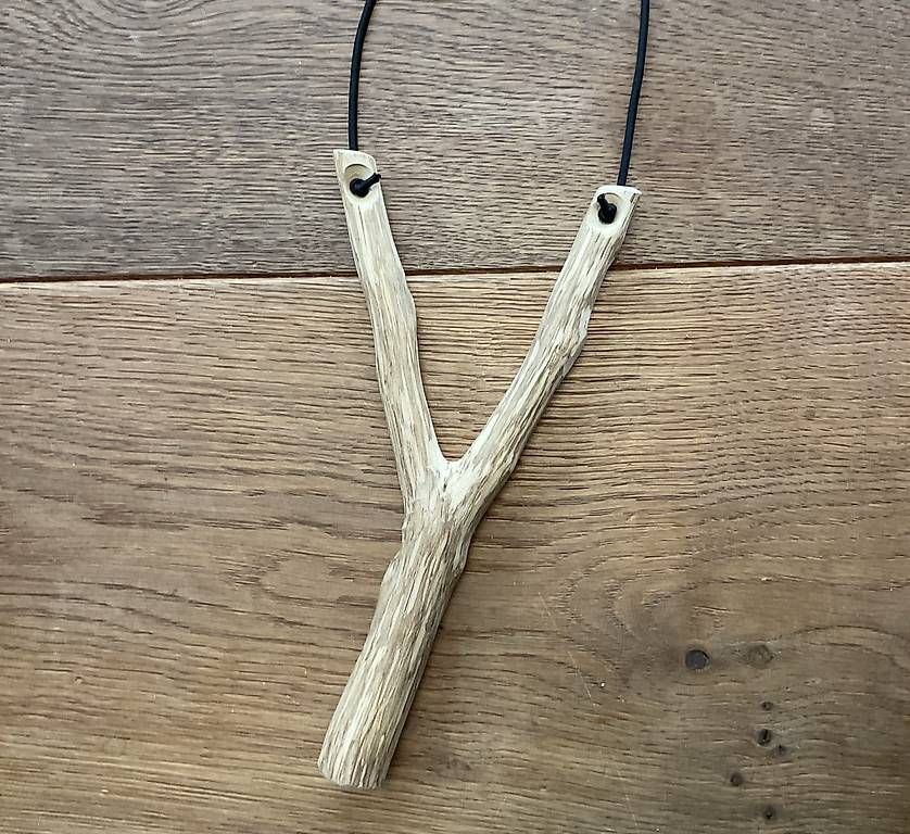 Spielzeuge: Steinschleuder aus Holz – Gebraucht aus Pfäffikon ZH von MaMo1984