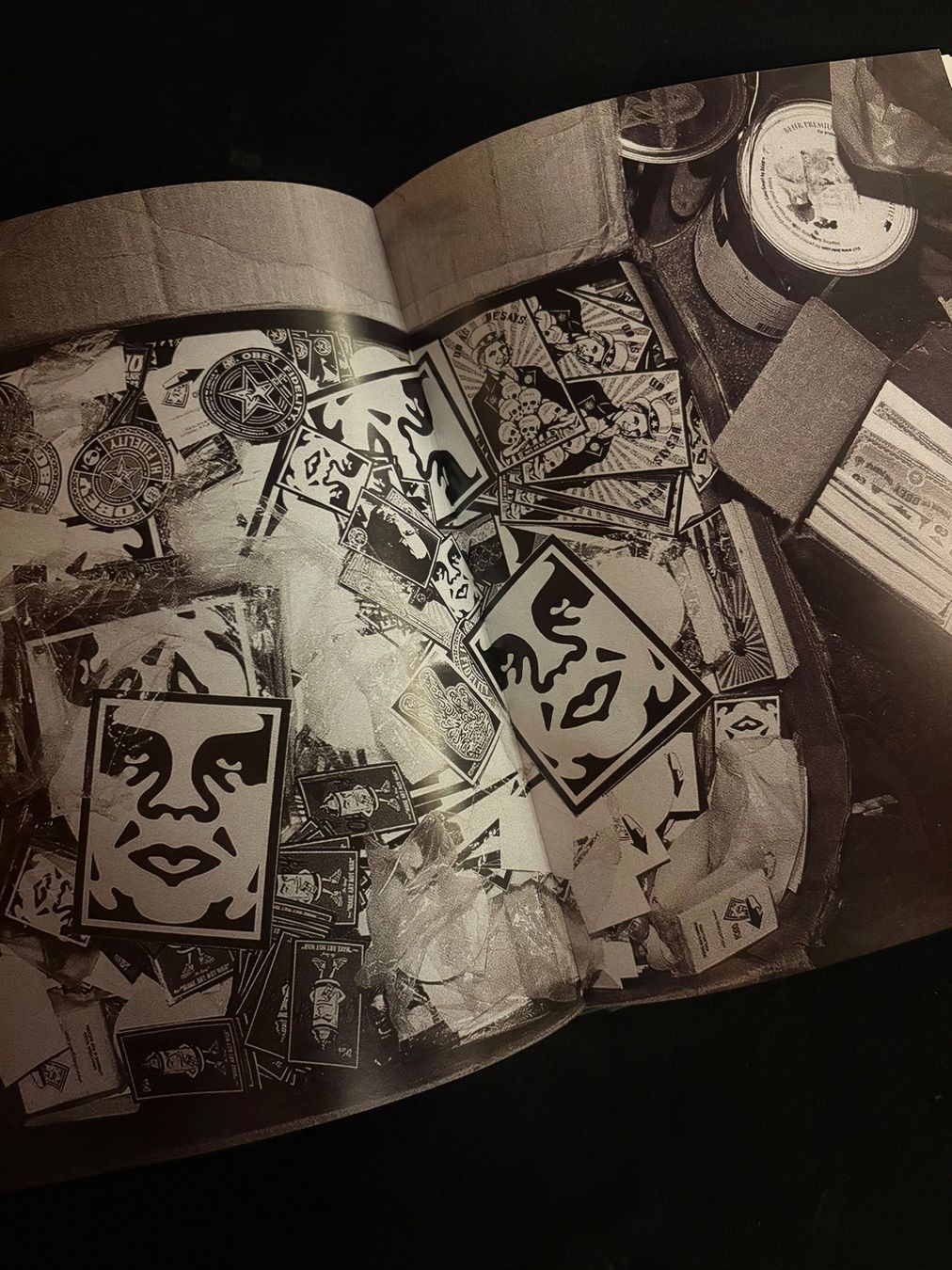 Libri: Obey E Pluribus Venom - Rare Art Book – Usato da Chêne-Bougeries venduto da Auction-Genevensis 2