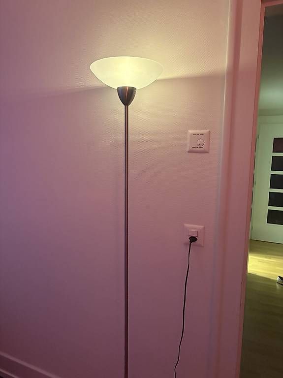Lampade: Stehlampe – Usato da Luzern venduto da noe_8lwp