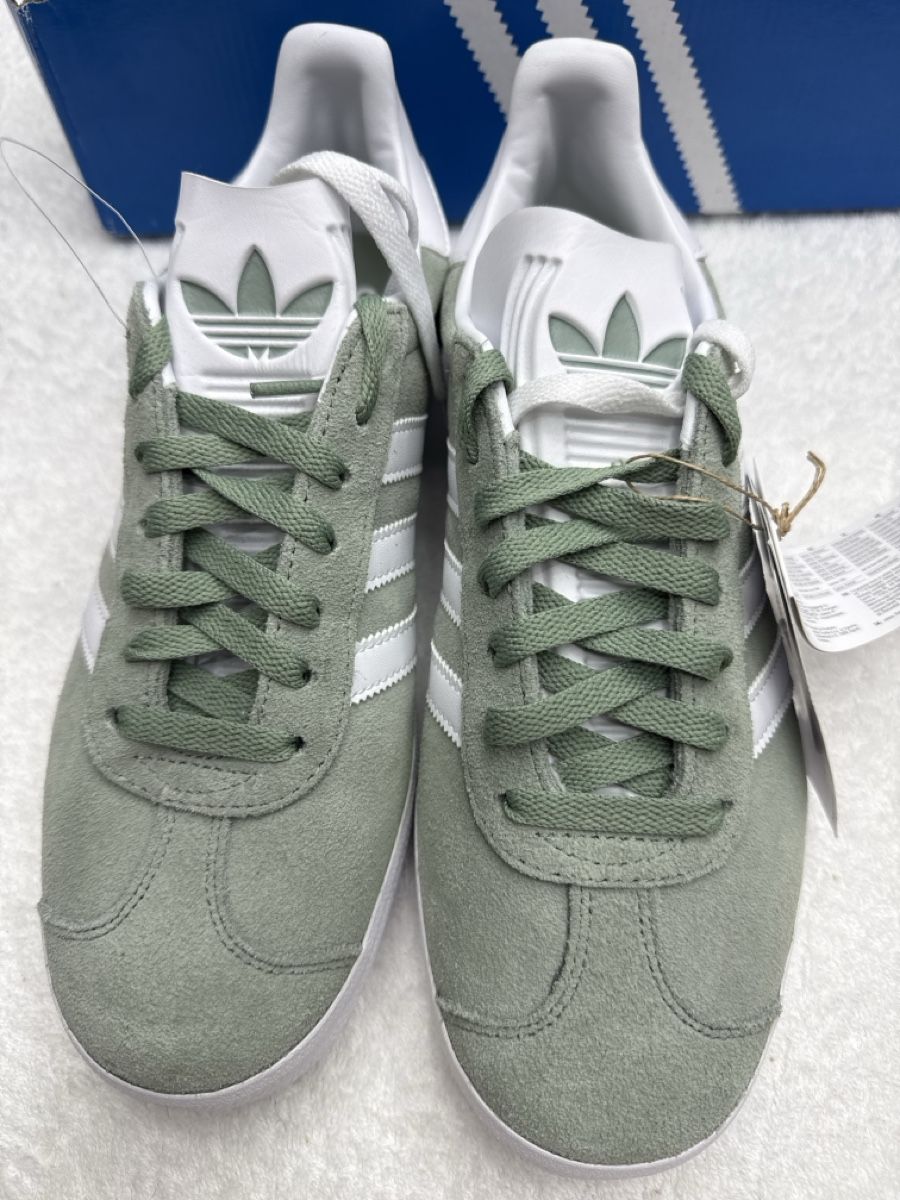 Adidas Herrenschuhe: Baskets Adidas Gazelle vert taille 40. 2/3 – Neu und originalverpackt aus Chenens von anasantos90 1