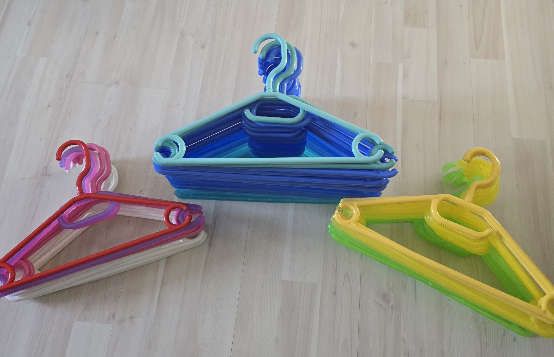 Appendiabiti: 89 Stk Kinderkleiderbügel – Usato da Murgenthal venduto da schnaeppli1.0 4