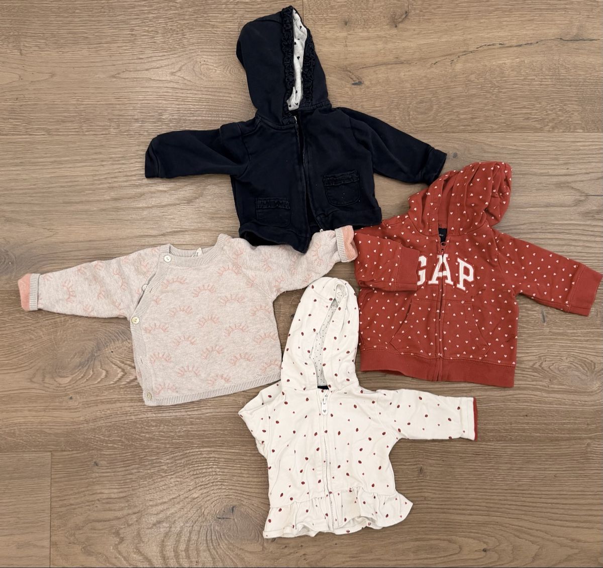 Lotti & Set di vestiti: Kinderkleider-Paket Mädchen Grösse 62 – Usato da Bachenbülach venduto da nola690 7