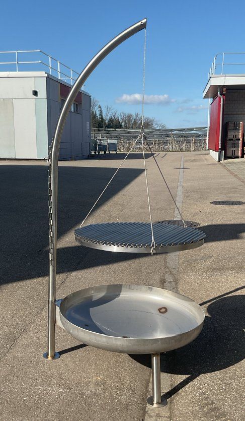 Griglie: Galgen-Grill Chromstahl 80cm – Nuovo (secondo la descrizione) da Niederdorf venduto da DieMetallbauer