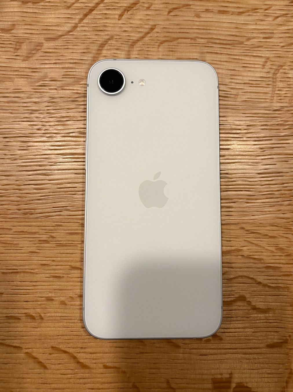 Apple Telefoni cellulari / Smartphones: Brand New iPhone 17e  | 256 GB | White – Nuovo (secondo la descrizione) da Vandoeuvres venduto da and_v6dg 1