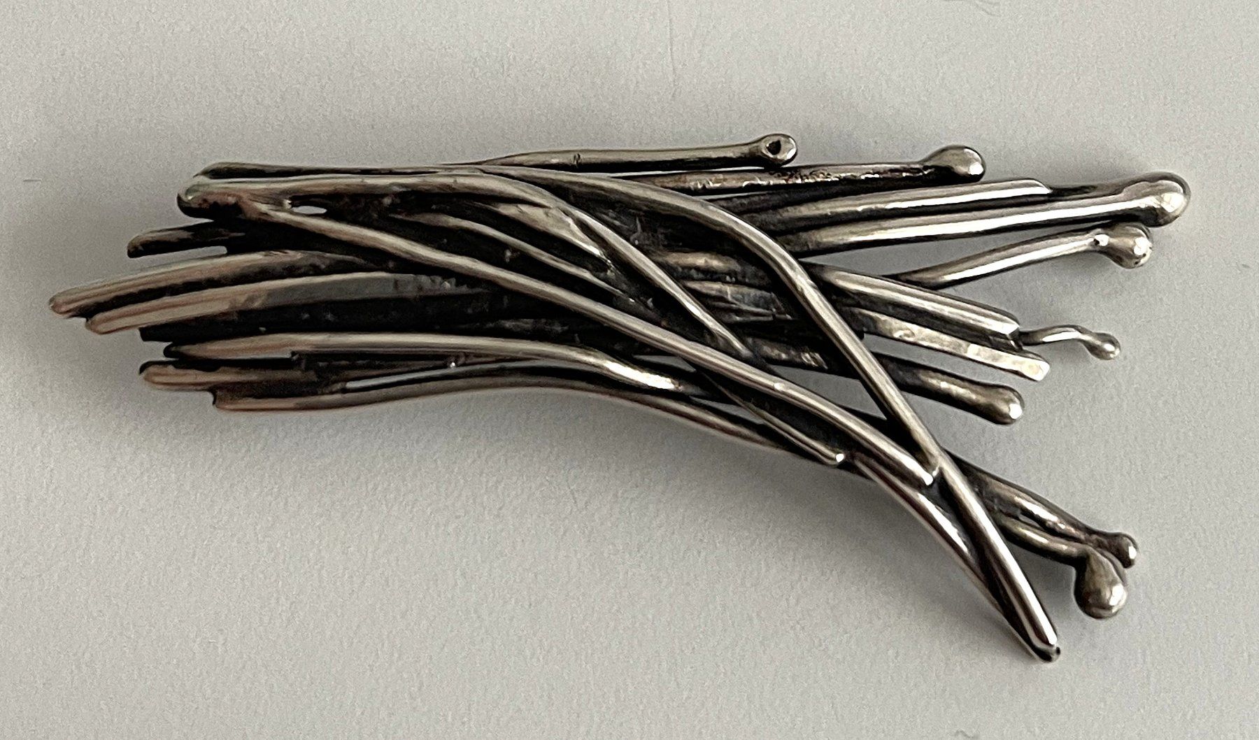Broches & Aiguilles: Vintage Gusterman Silber-Brosche "String" – D'occasion à Ellighausen par MiSola