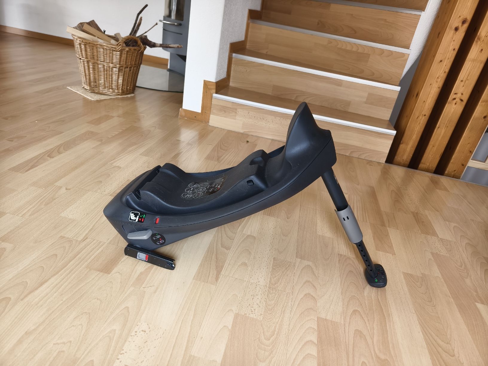Cybex Seggiolini per auto: Babyschale Cybex Aton B2 I-Size inkl. Base One – Usato da Steffisburg venduto da simuh84 1