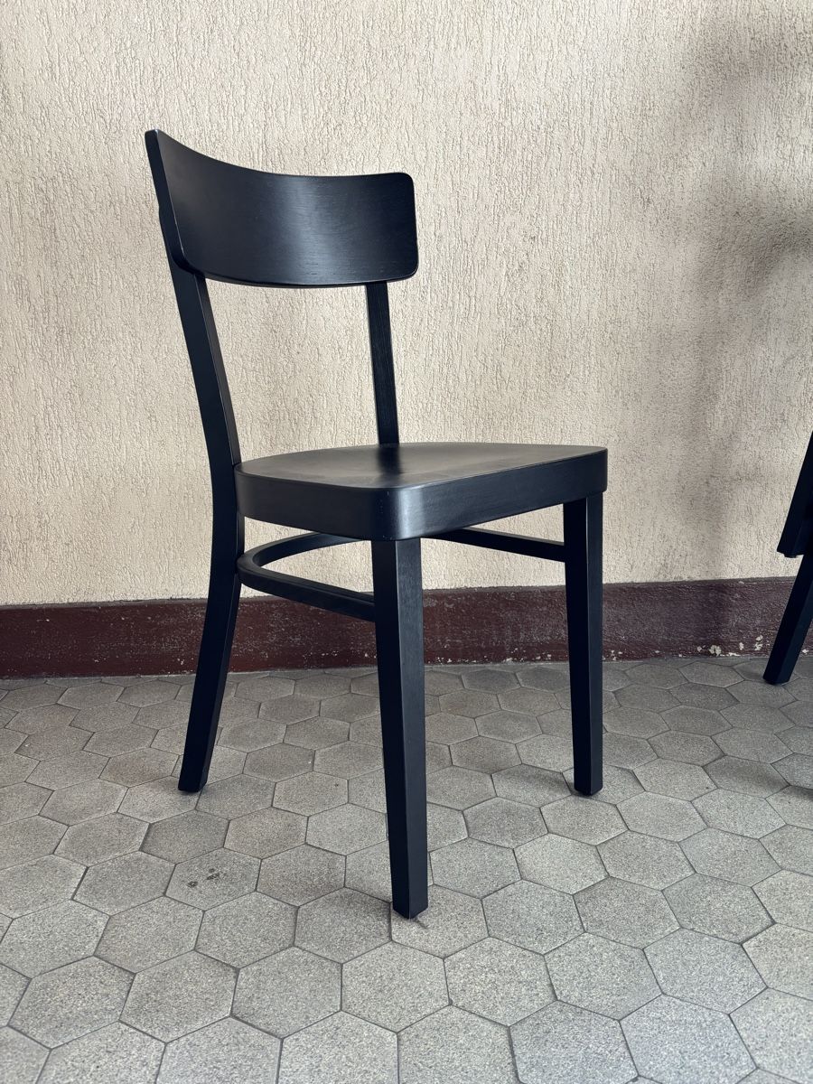 Pfister Stühle: 4 schwarze Cinderella-Stühle – Gebraucht aus Zürich von Eduardo_Cav 1