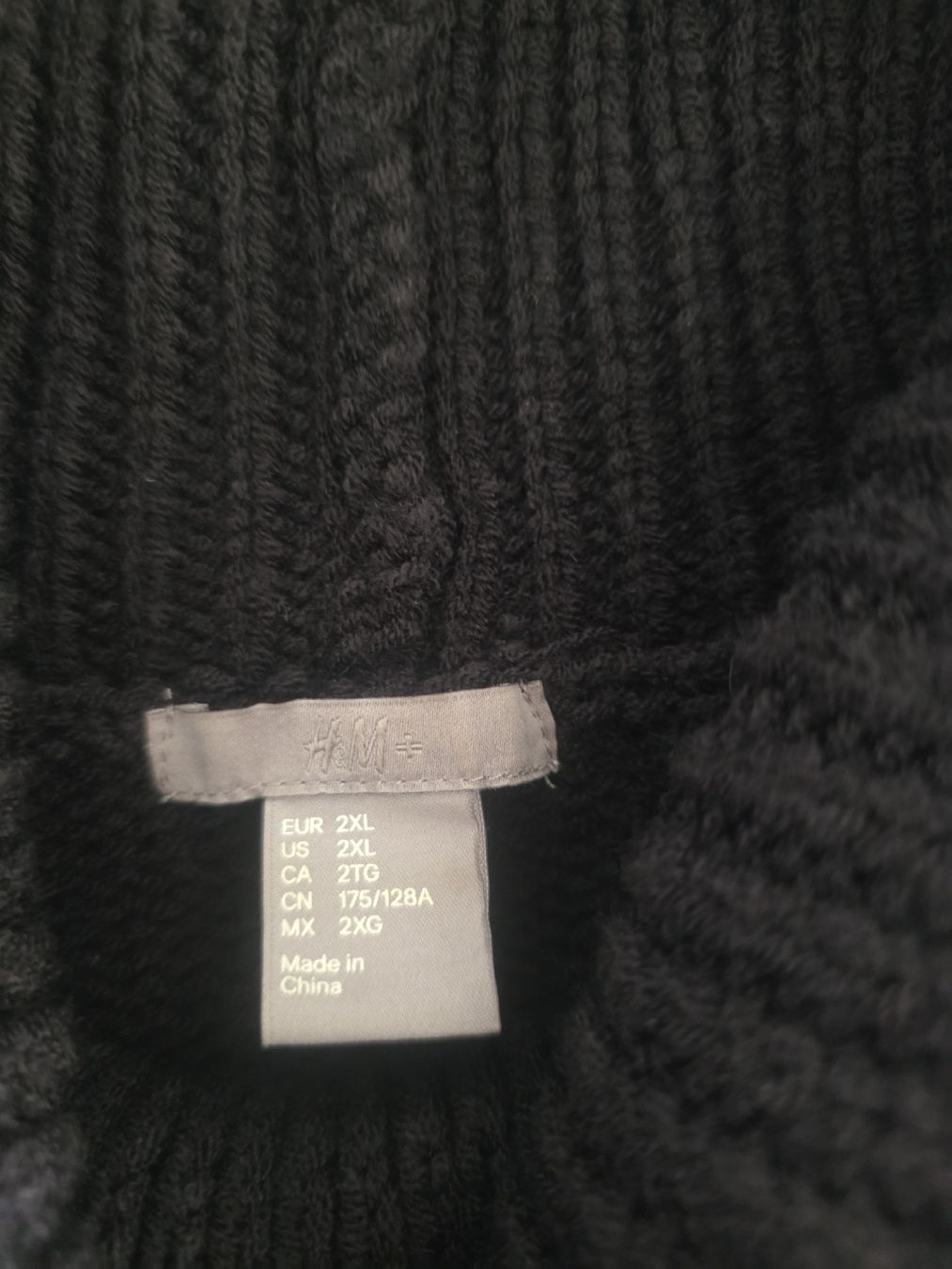 H&M Maglioni & Felpe: H&M Strickpullover, Rollkragen, Schwarz, Gr.2xl kurze Ärmel – Usato da Madiswil venduto da Sandraho 1