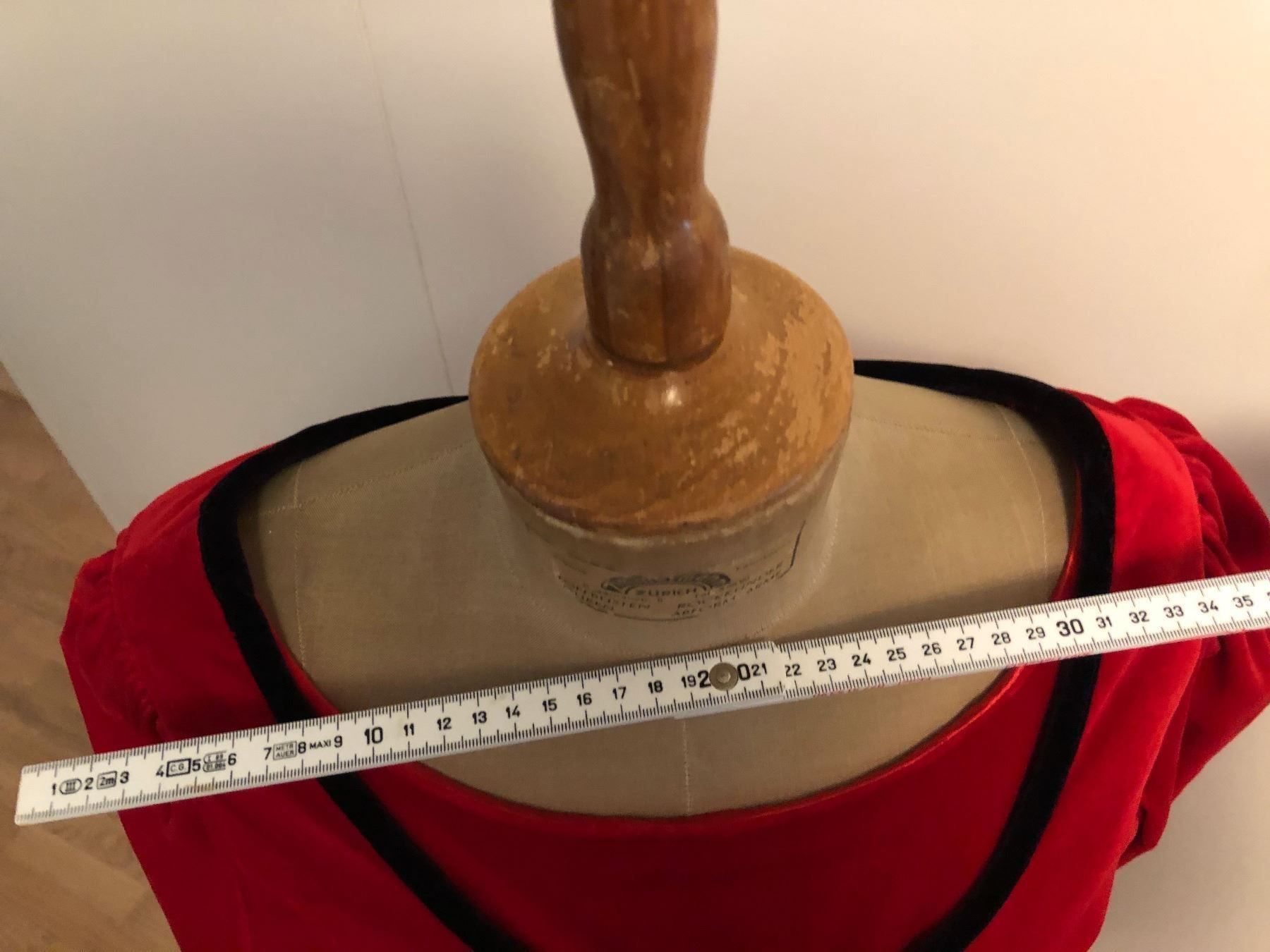 Kostüme: Rotes Dirndl "hochwwertige Verarbeitung" – Gebraucht aus Wabern von carciofo 5