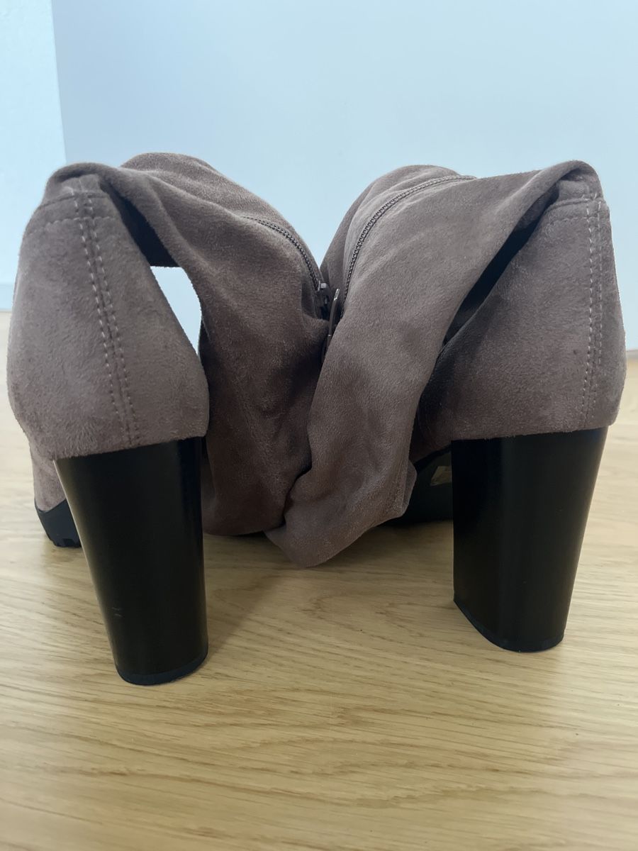 Scarpe da donna: Elegante Wildlederstiefel? mit Blockabsatz, Grösse 41 – Usato da Emmenbrücke venduto da zak_5wtm 5