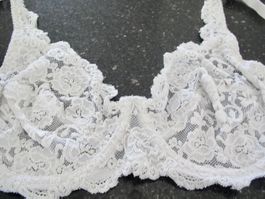 SOUTIEN - GORGE EN DENTELLES 80 B