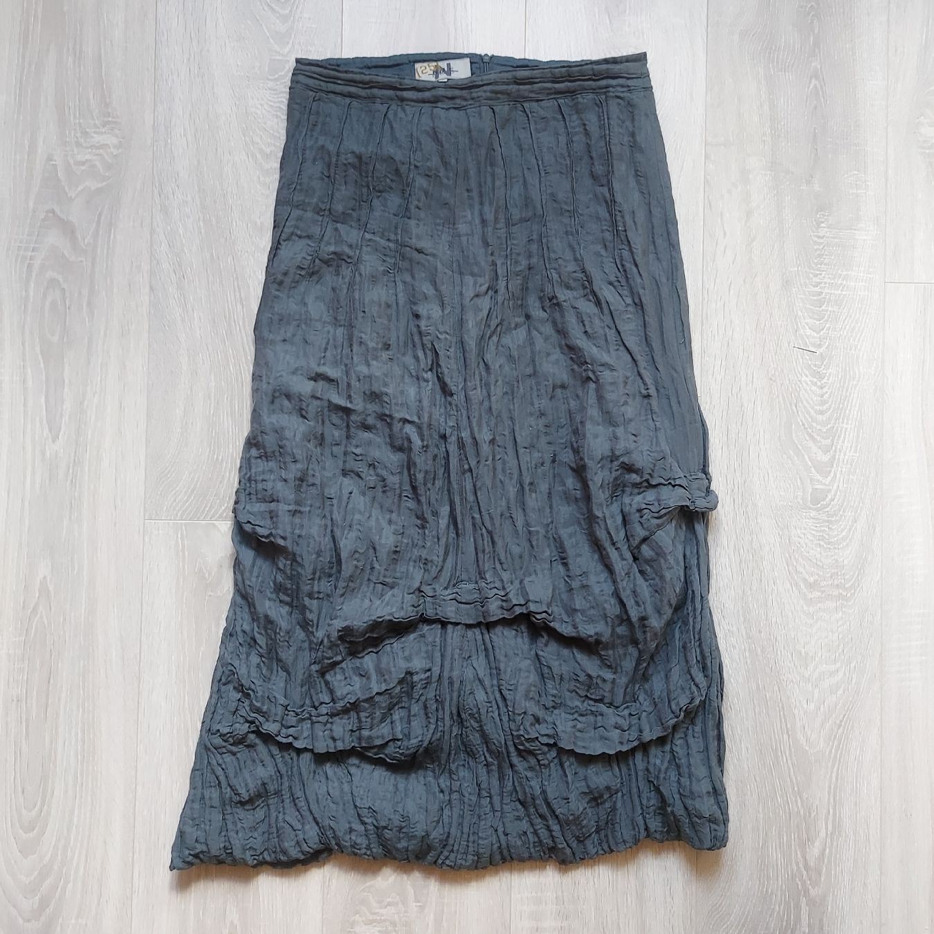Nile Gonne: Jupe NILE bleu-gris – Nuovo (secondo la descrizione) da La Chaux-de-Fonds venduto da Lau_ranne