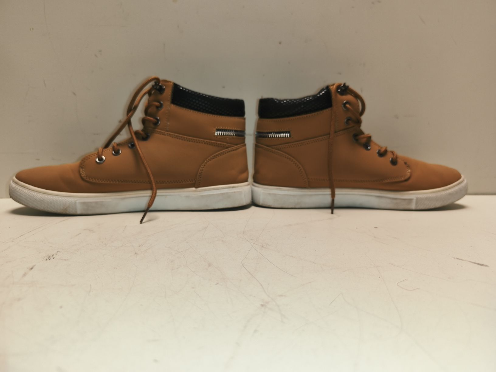 Scarpe da uomo: Topmodische Freizeit-Boots braun, Grösse 41(em77) – Usato da Künten venduto da Schnaepplihuus 3