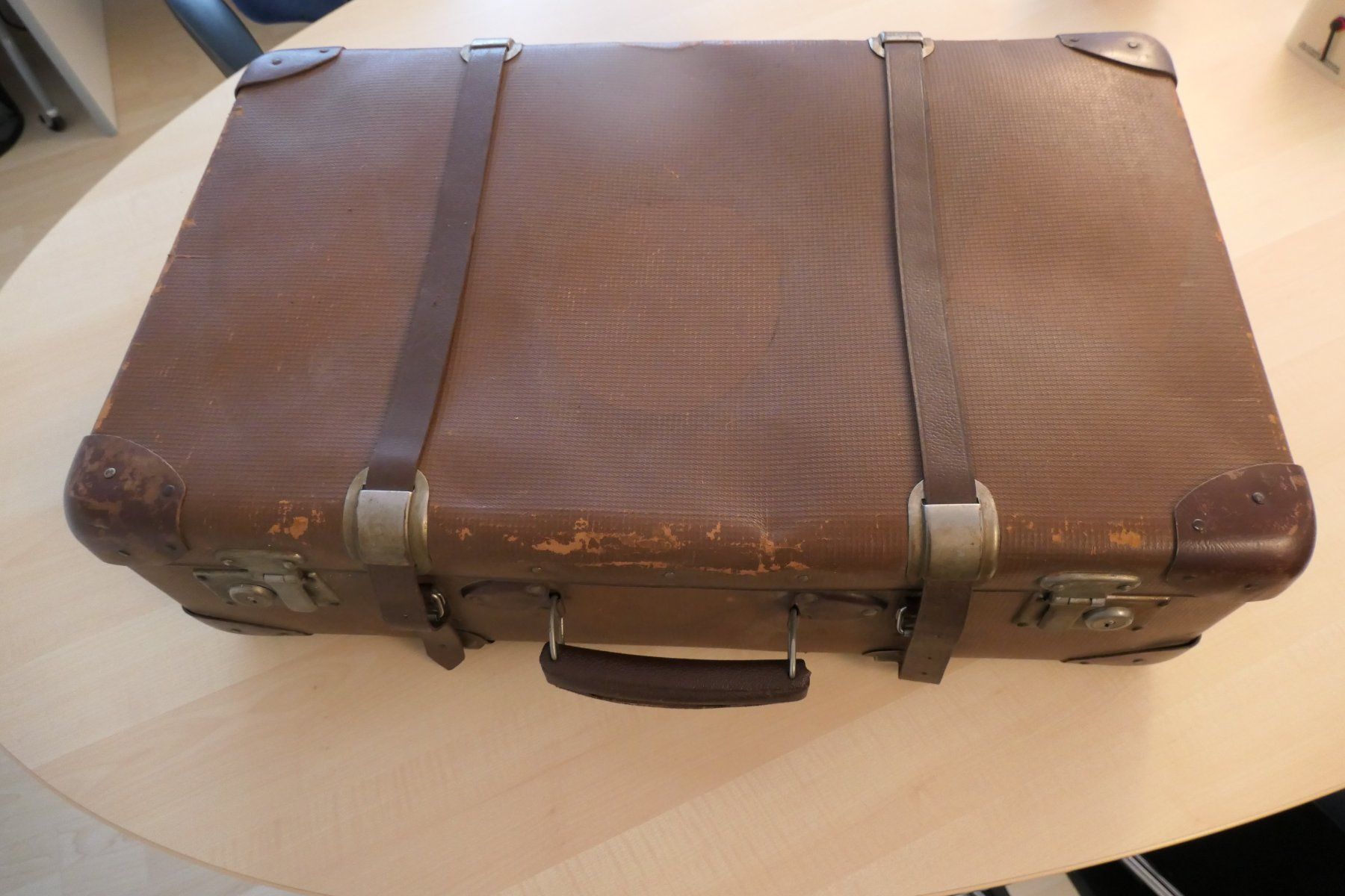 Valigie: Antiker Reisekoffer – Usato da Hunzenschwil venduto da Fionab72 1