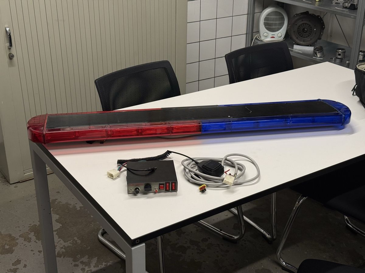 Toutes les pièces auto: Rampe LED police US – D'occasion à St-Cergue par Zo0ko77